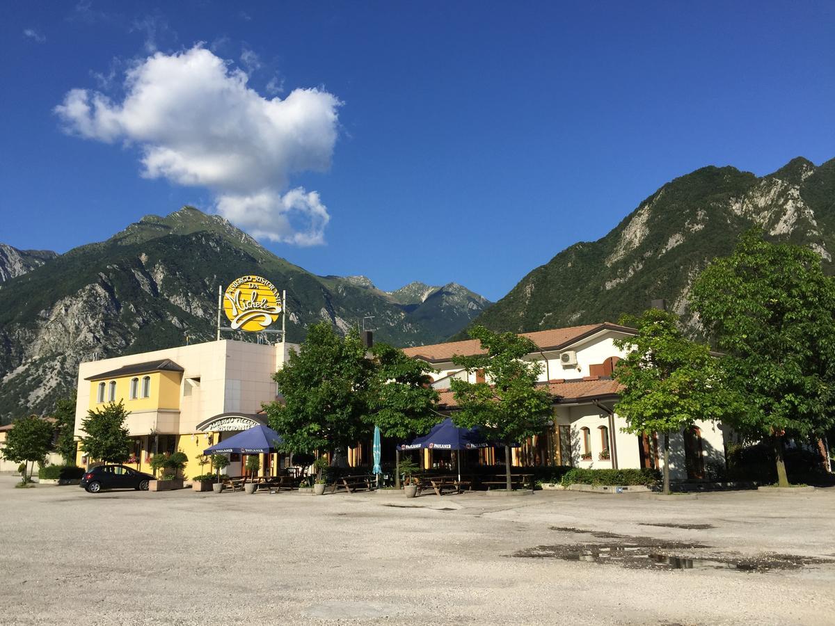 Albergo Ristorante Pizzeria Da Michele Венцоне Екстер'єр фото