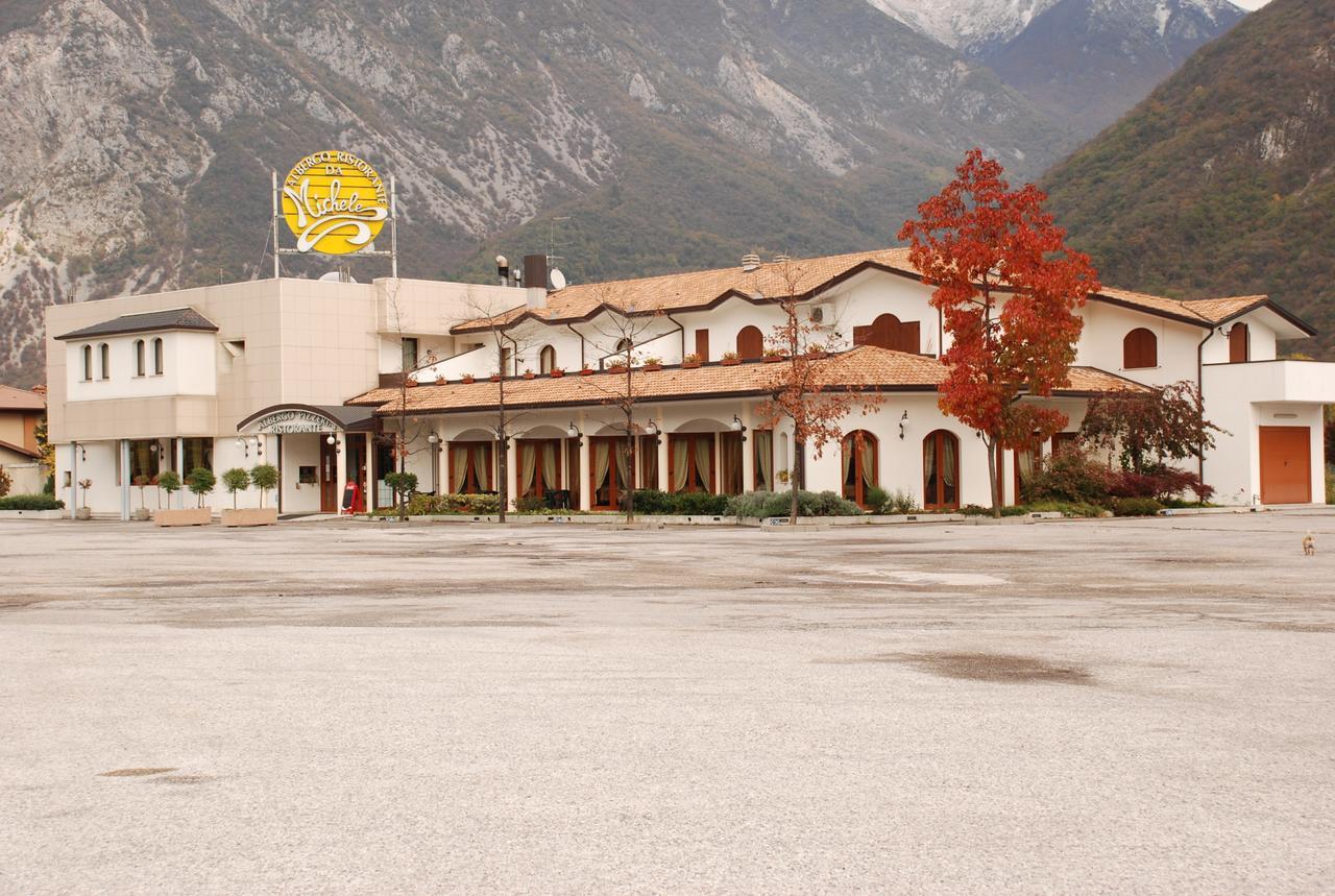 Albergo Ristorante Pizzeria Da Michele Венцоне Екстер'єр фото